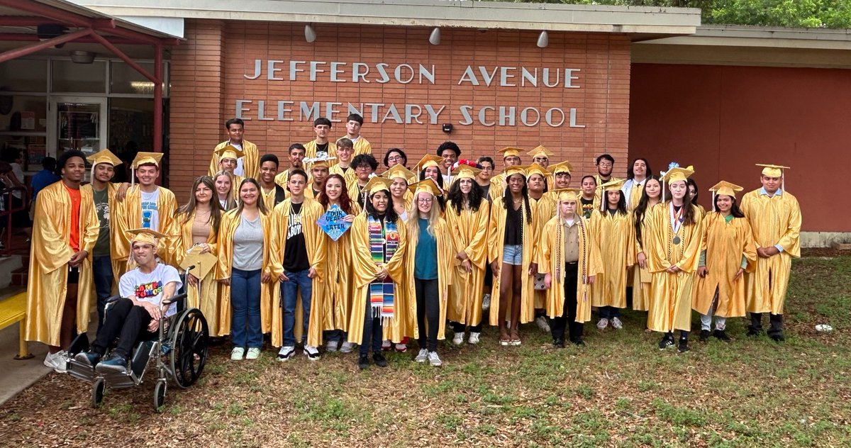 A walk down memory lane! The @SeguinHSTx Class of 2024 visited @JeffersonAVEES, celebrating the teachers, memories, and friendships that paved the way for their high school success. What a heartwarming testament to their elementary roots! 🎓