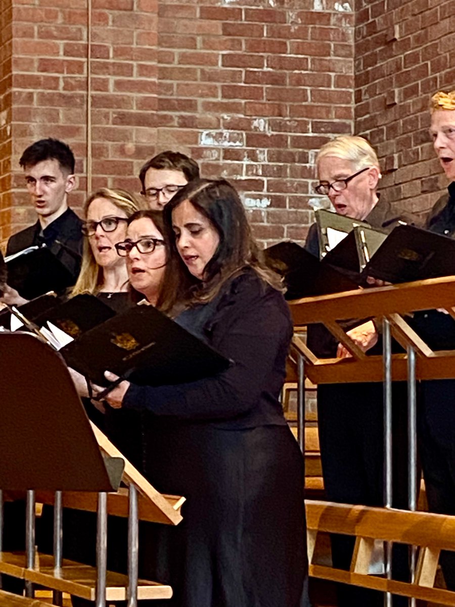 Wonderful to hear @AlleynsSchool #CommunityChoir in performance @StBDulwich this eve with moving solos & rousing choruses. Bravi tutti 
#AlleynsCoCurricular 
#AlwaysAlleyns