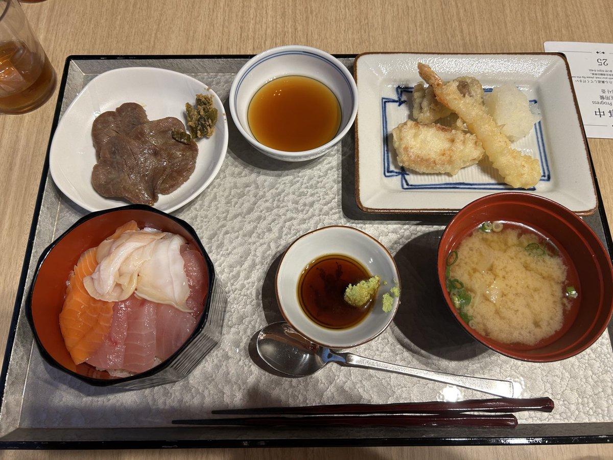 dame_neko's tweet photo. 朝食ビュッフェ（おかわり） https://t.co/xUcbImx6z6
