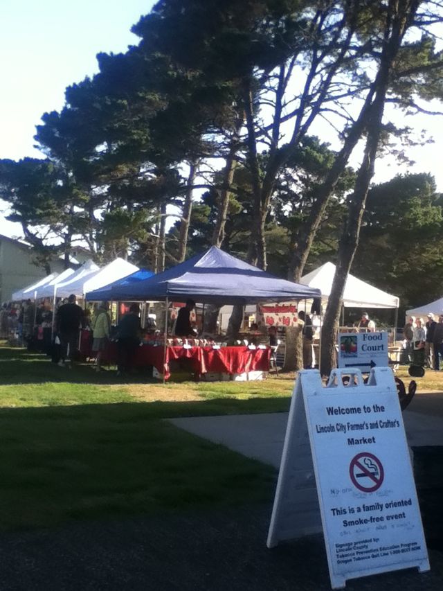 Sunday is a market day @ Lincoln City Sunday Market in Lincoln City, Oregon 9am - 3pm outwriterbooks.com/open-air/linco…