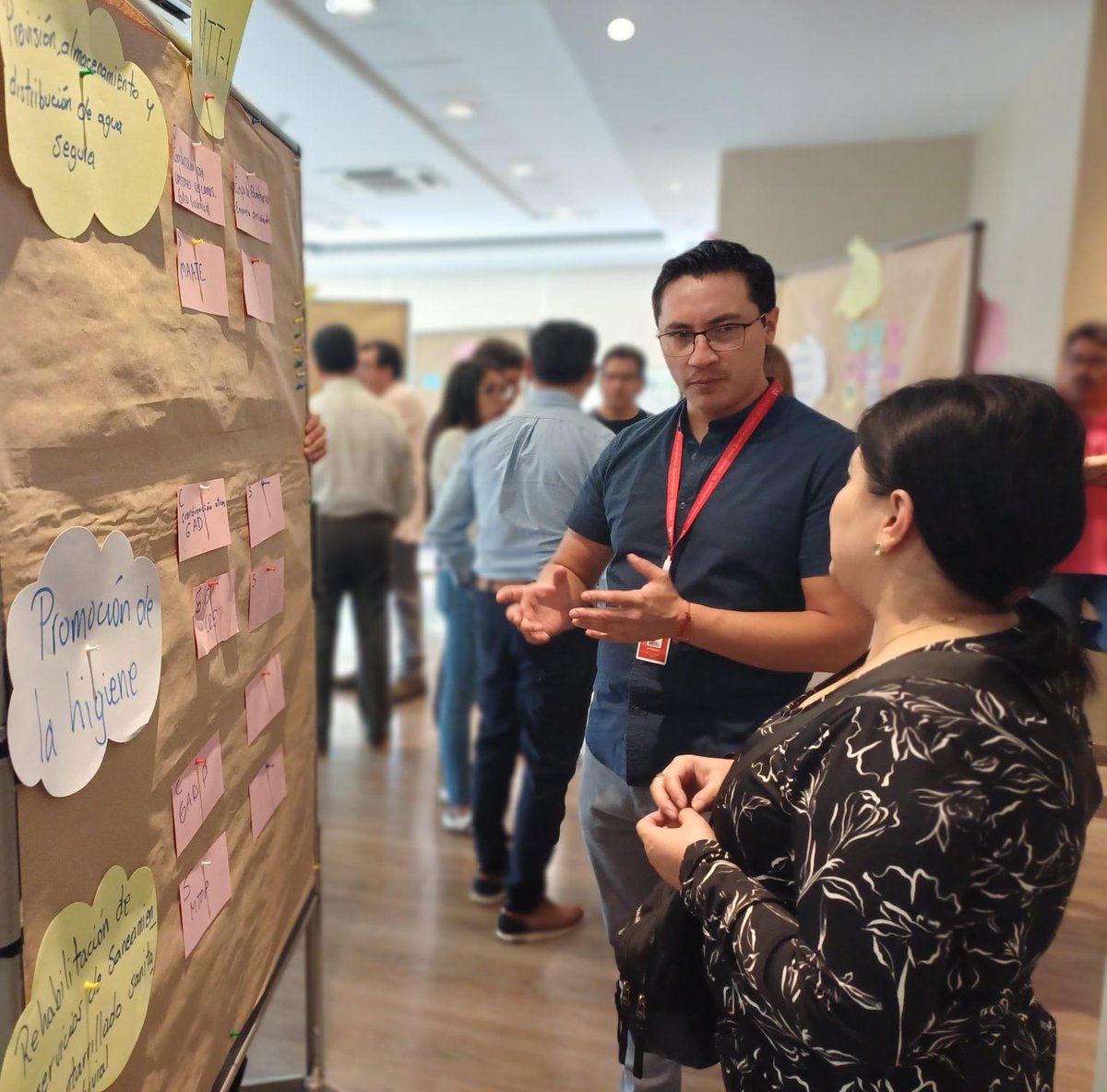 GIZEcuador's tweet photo. 1/2 A través de nuestro Programa Ciudades Resilientes #CiRes, apoyamos a @Riesgos_Ec y @cruzrojaecuador en el diseño de procesos de preparación y respuesta ante emergencias y desastres. https://t.co/RhghKx3bhj
