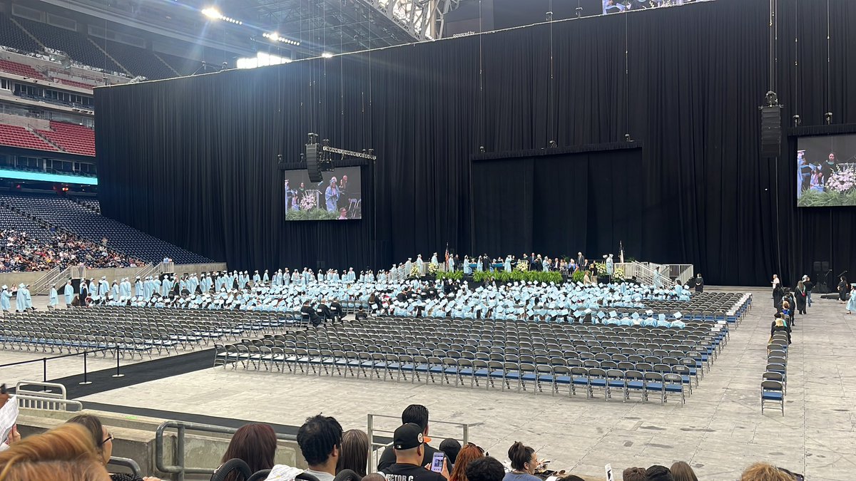 BerrytheLede's tweet photo. #GraduationSzn! Proud to be here watching the @SamRayburn_HS Class of 2024 graduation! Congrats to @justtjermaine, @BraxtonZerrick, and all of the SRHS grads this year! https://t.co/9swHaGvy4g