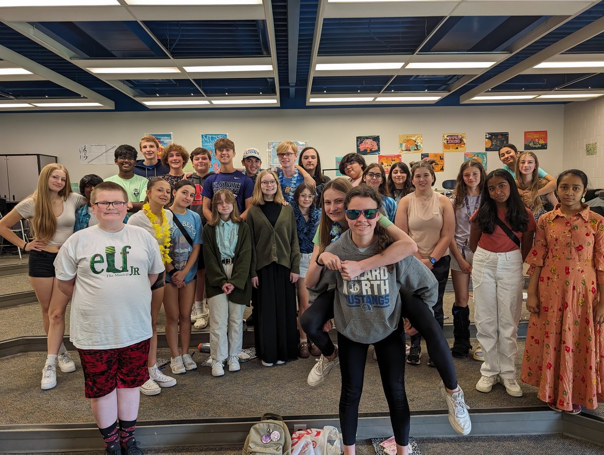 MNMS_Band's tweet photo. Last day with these amazing humans❤️ Best of luck in high school! @NMS_Mustangs @DrIngwerson https://t.co/n4I3cfqmh1