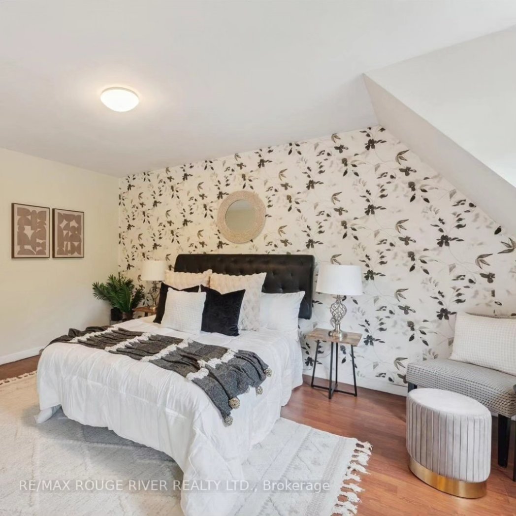 Sharing our latest staging project ❤️. #JUSTLISTED. 564 Eyer Drive, Pickering. Call Michael or Corinne at (416) 433-8090. Styled by @stageitandlistit at (905) 925-6950. player.vimeo.com/video/94958292… . . #stageitandlistit #homestaging #stagingsells #staging #staginghomes