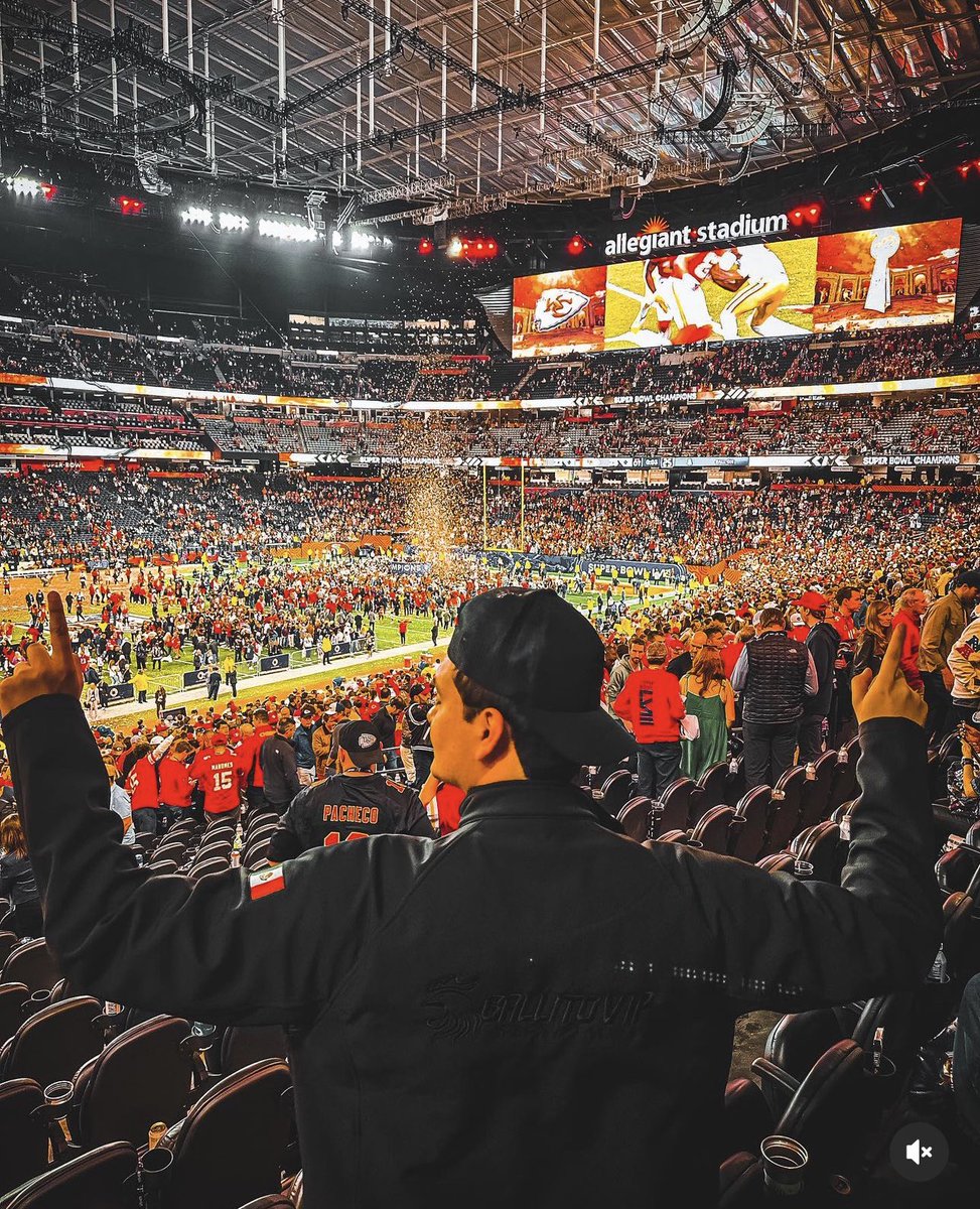 GallitoVip's tweet image. Mucho colega criticándome pero no los veo viviendo la aventura real y lo que realmente se puede hacer con las apuestas deportivas😬

Gano y pierdo como todos pero soy feliz viviendo mi sueño de cerca haciendo presencia en los eventos mas importantes del mundo tratando de llevar…