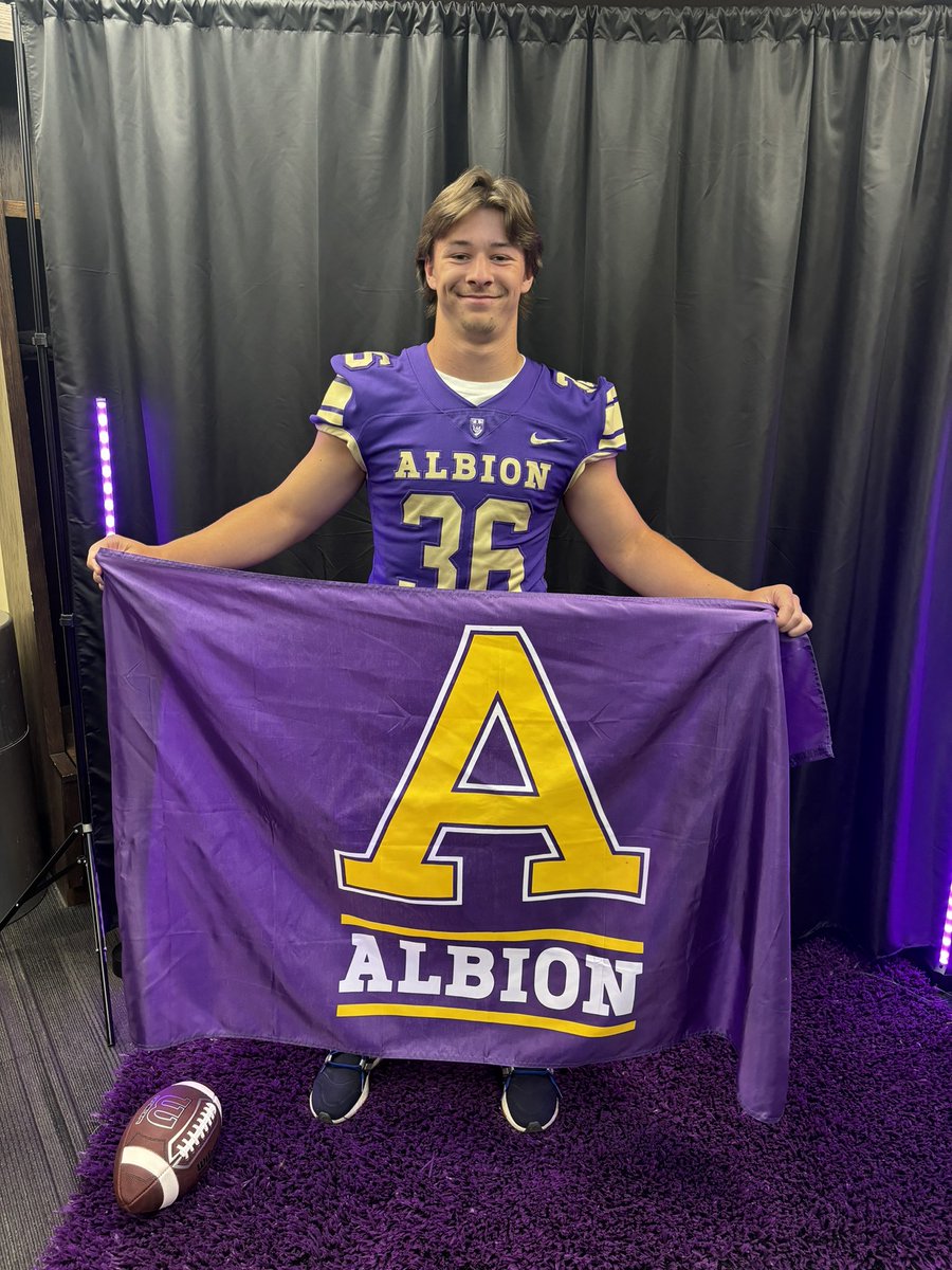 Had another great visit at @AlbionFootball today. Very excited for the future. Thanks to @stoneyrock64 for having me. #BAFB @Rundle_Albion @CoachAvaloy @CoachAndrewO @RICO_WALLACE @CoachPerrone @Legacy_Recruit @MIexposure @MichFBFrenzy @PrepRedzoneMI @TheD_Zone @CoachWellman
