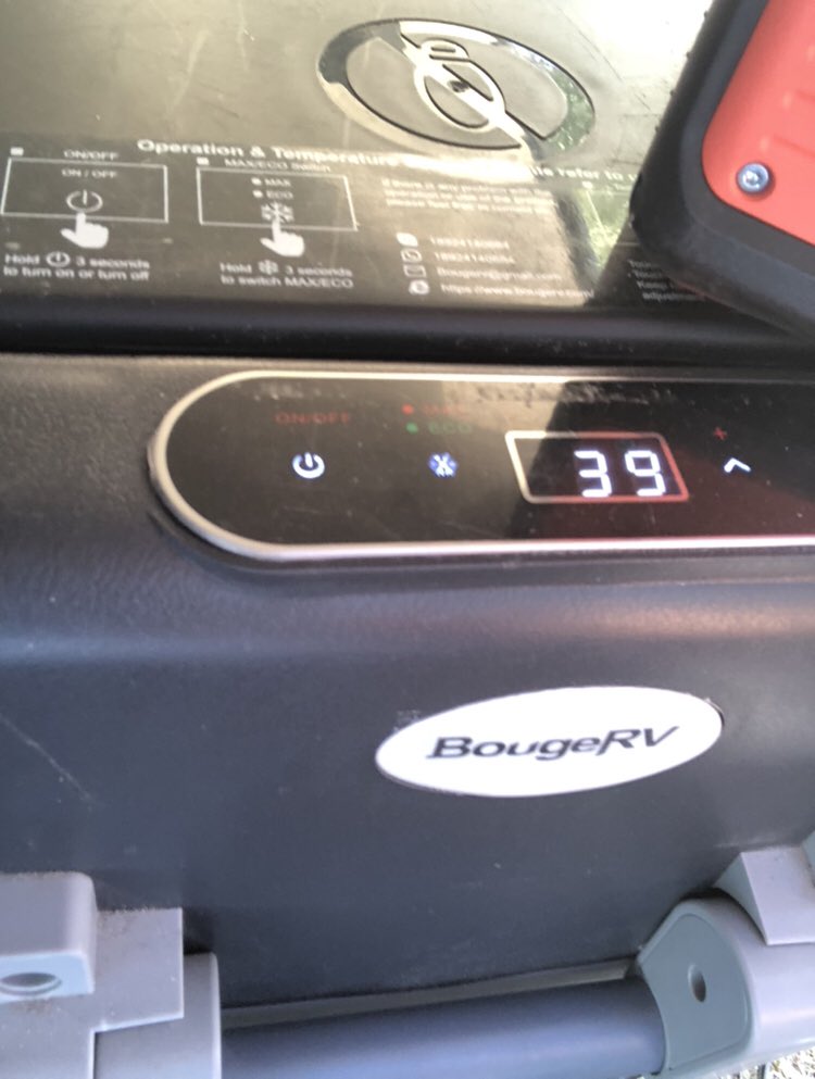 GZzyzyx's tweet image. The #Solar powered 
fridge is working 😄✨

(Its 89F/31.6C, I am camping)
#SolarAdventure #panels #ClimateAdaptation #solarpanels