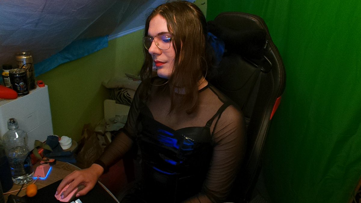 Stream soon &lt;3 here  twitch.tv/nicole_shuzo