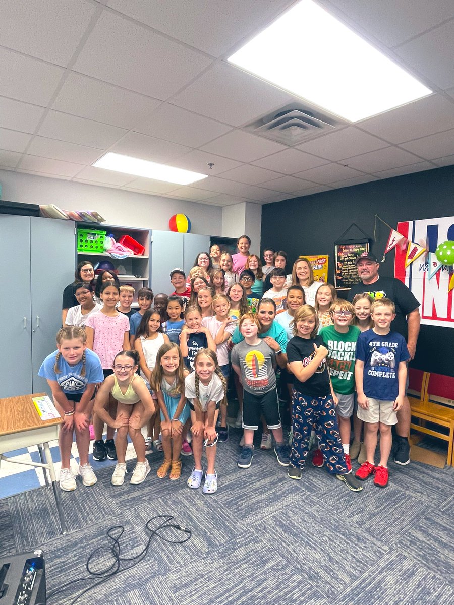 Idalina Stine (@lses_stine) on Twitter photo News Team 2023-2024 signing out! These students began our mornings at Lone Star Elementary all year long. đź“°<a href="/LoneStarElem/">Lone Star Elementary</a> News Team 2023-2024 signing out! These students began our mornings at Lone Star Elementary all year long. đź“°<a href="/LoneStarElem/">Lone Star Elementary</a>