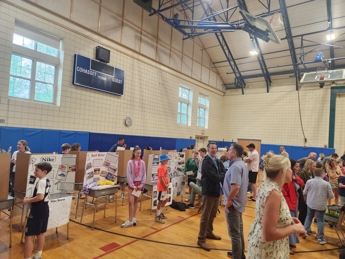 SuperCohasset's tweet photo. Wonderful Fifth Grade Learning Showcase at Deer Hill Elementary School today. Great job, teachers and students. These well researched projects were excellent.  @DeerHillSchool https://t.co/TBsG6ryZJB