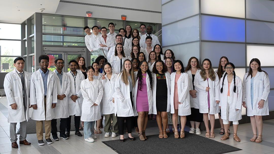 Jacobs_Med_UB's tweet image. Today we conducted our annual PhD white coat ceremony to recognize @Jacobs_Med_UB students in the PhD Program in Biomedical Sciences (PPBS), the MD-PhD program &amp;amp; direct admit PhD students who are matching to their doctoral laboratories!

#UBuffalo #PhDStudents #PhDWhiteCoat