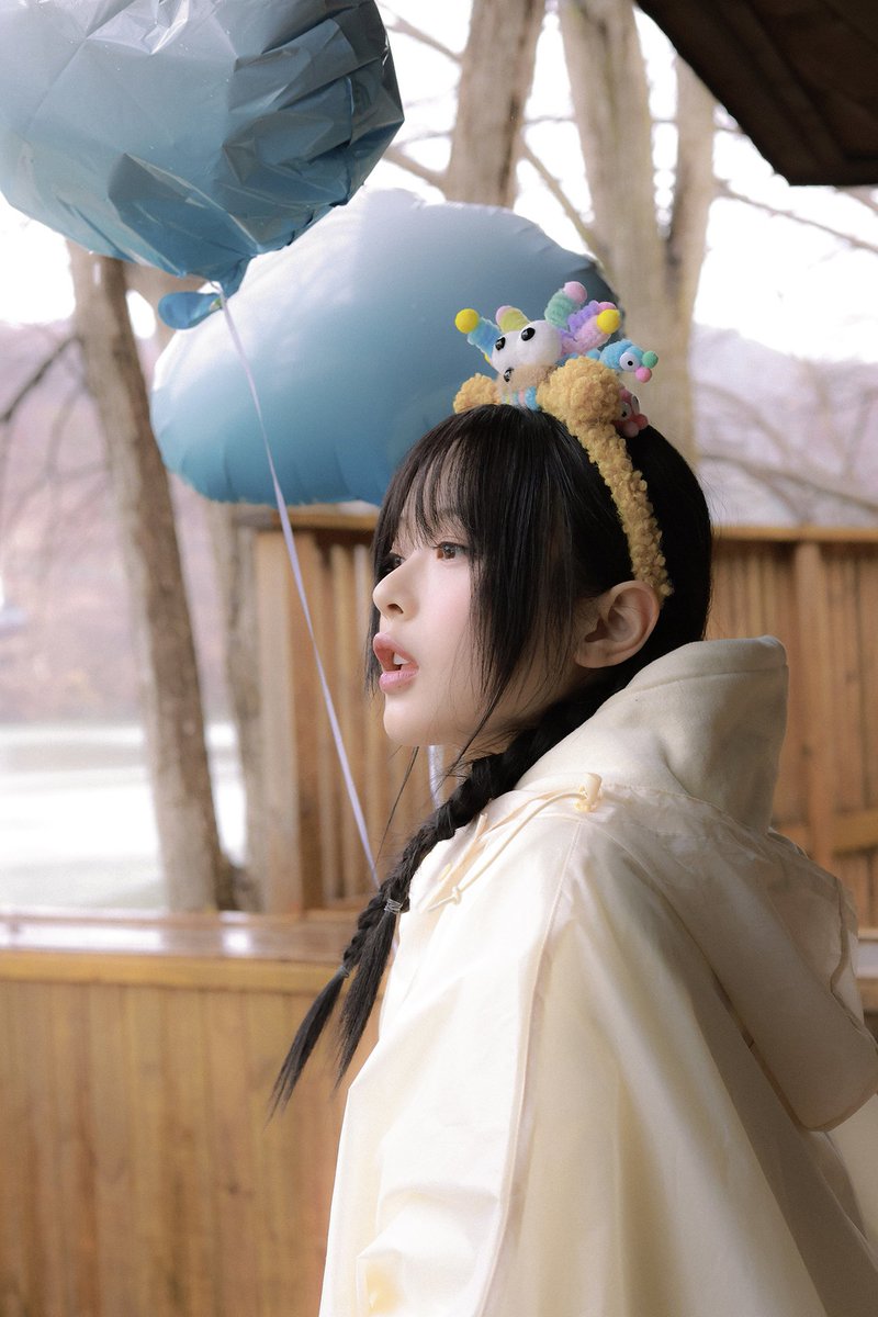 In this photo, you can see the cuteness of Pham Hanni