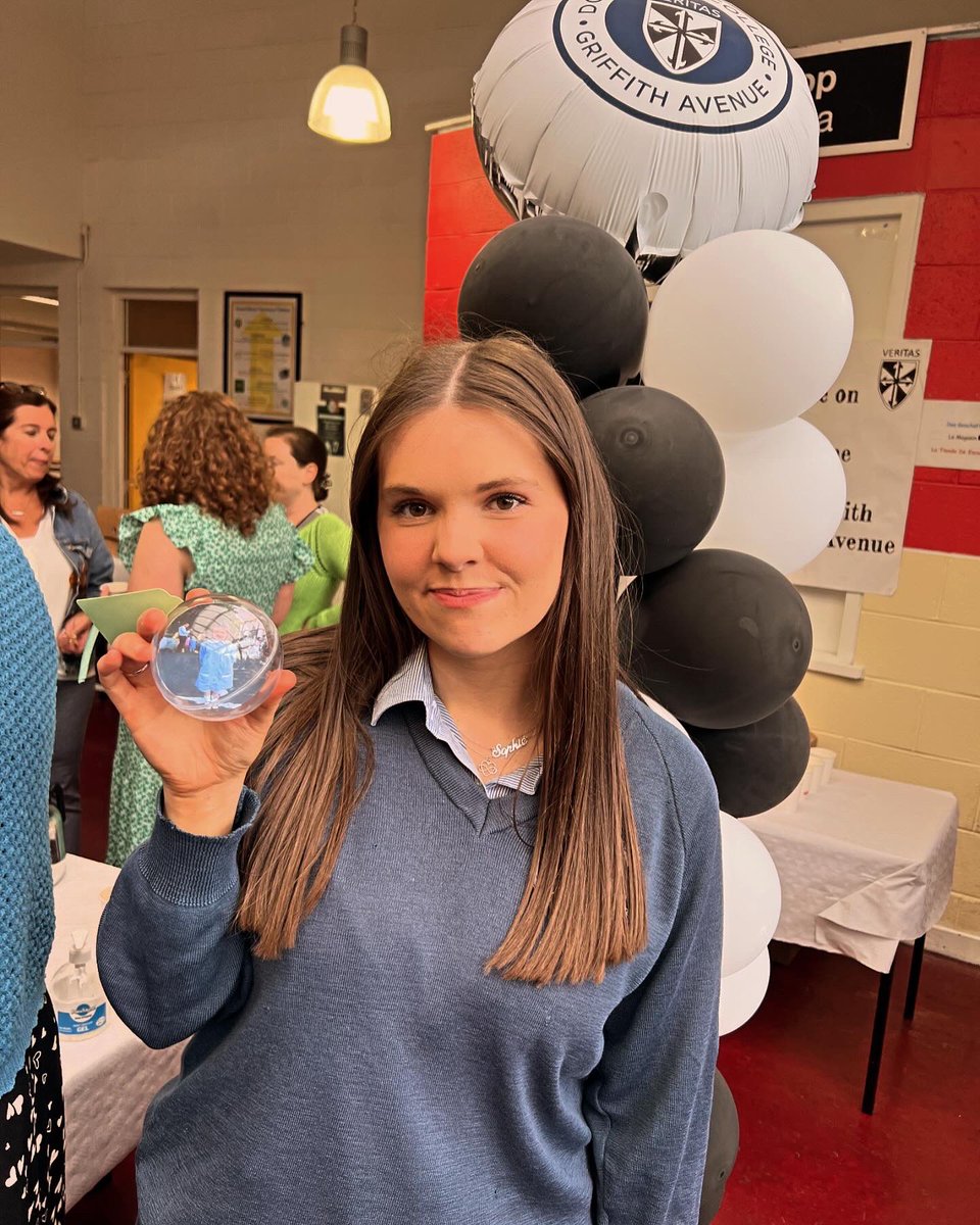 jules_mahon's tweet image. Graduation day for my mini me #superproud ❤️❤️