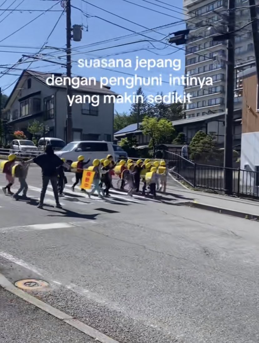 jusingfo's tweet photo. sisi gelap kehidupan di jepang 
menurut kalian mana yg paling mengerikan 

— a thread https://t.co/dpKAHWuGTq