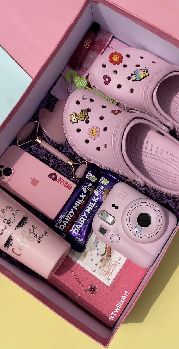 bloomworld__'s tweet photo. GIFT BOXES 😍 || What’s Your favourite slide https://t.co/oU6bi1rwro