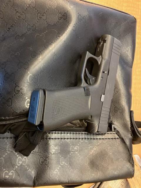 Alert 🚨 Two guns found in @NYCSchools today. Loaded gun found by School Safety Agents at Westinghouse HS this morning. 9 bullets in the magazine and 1 bullet in the chamber. Gun found by School Safety Agents at Queens High School for Law Enforcement and Public Safety. ⬇️