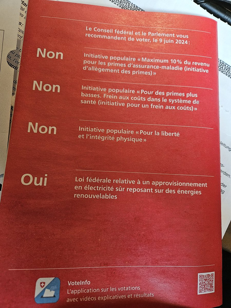 MrJayDai's tweet photo. En Suisse, on nous recommande de voter d'une certaine manière et ça marche pratiquement à chaque fois (malgré mes efforts) https://t.co/YeCVL0rGO3