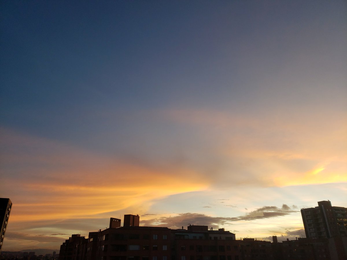 betojsp's tweet photo. #WithoutFilter #photography #clouds #Colombia https://t.co/vXgQuPPxJ4