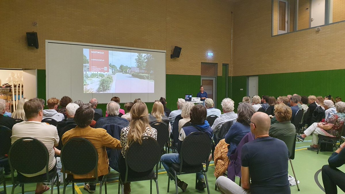 HansHaze1's tweet photo. Grote opkomst bij de presentatie "concept woonplan Oostwold". Het initiatief lag bij het dorp zelf #werkgroep WWOO (Woon Wens Oostwold en Omstreken). U bent nog van harte welkom in #Gaveborg. https://t.co/wAigEfme6J