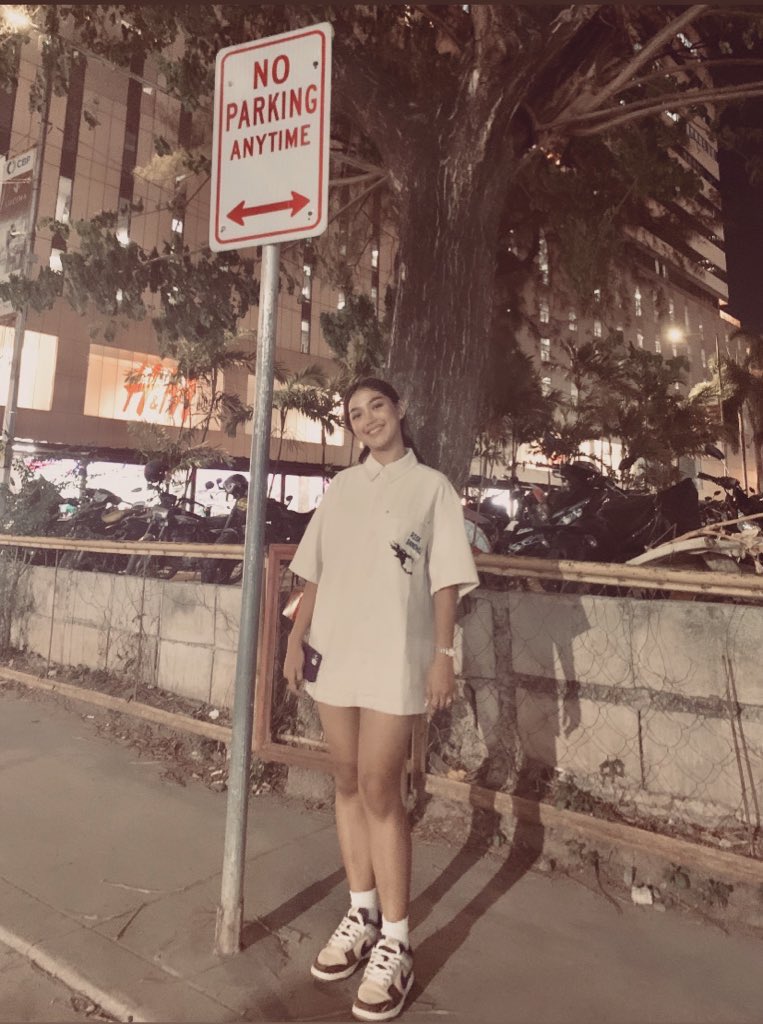 jentsukii's tweet photo. livin' that hood life 🙂‍↔️ https://t.co/6P6ghCzjrS