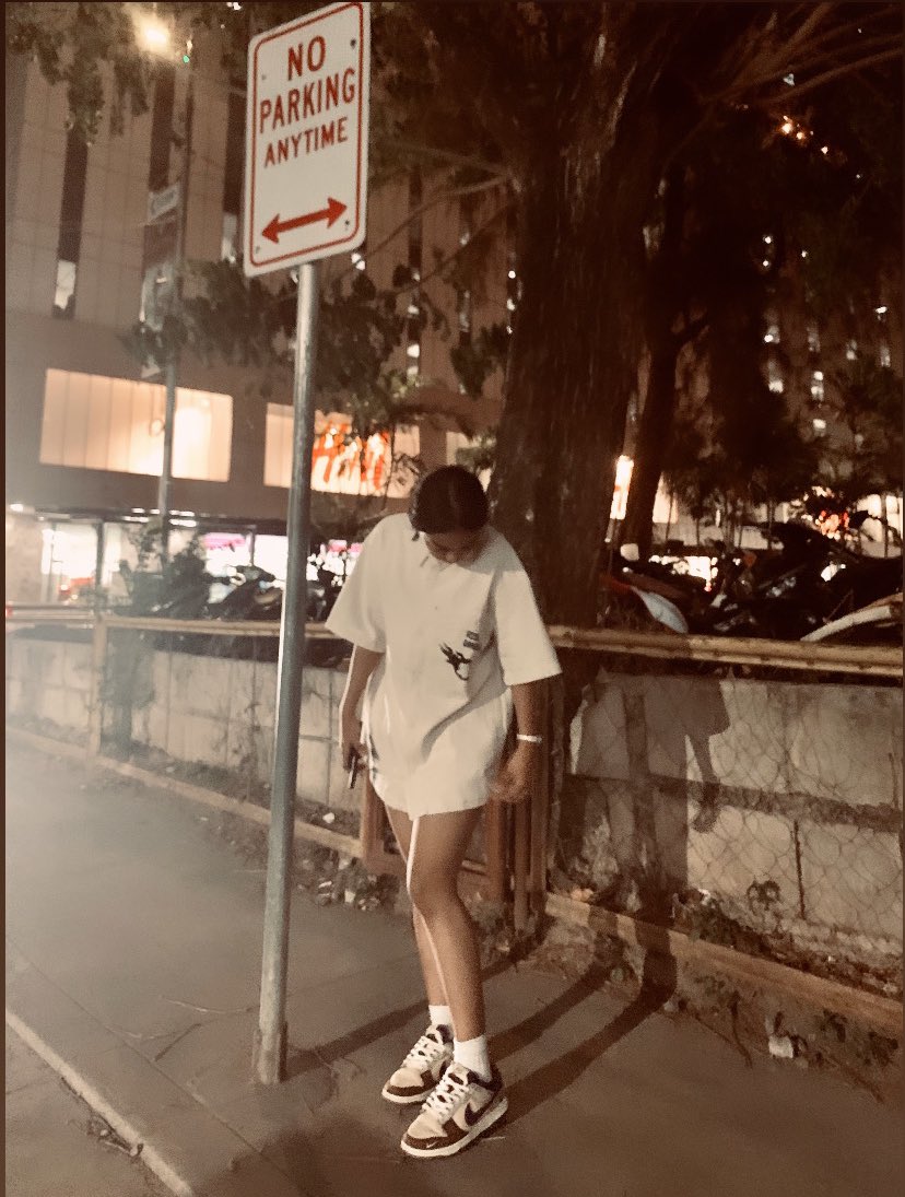 jentsukii's tweet photo. livin' that hood life 🙂‍↔️ https://t.co/6P6ghCzjrS