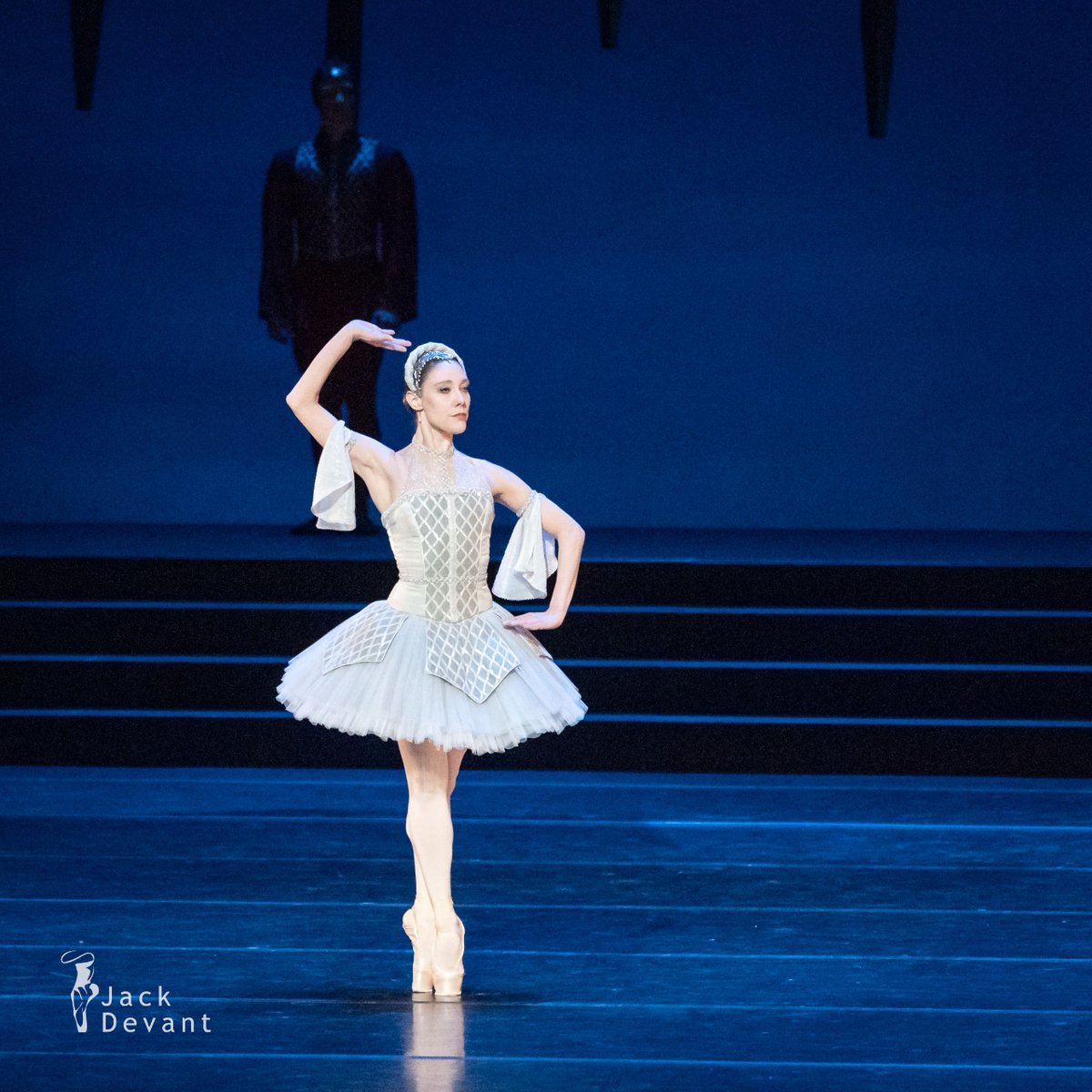 Yolanda Correa as Raymonda, music by Alexander Glazunov, new choreo Xander Parish. The Norwegian Opera and Ballet 2024.

#YolandaCorrea #Ballerina #PrincipalBallerina #PrimaBallerina #Raymonda #XanderParish #KlassiskMesteraften #TheNorwegianOperaandBallet #Ballet