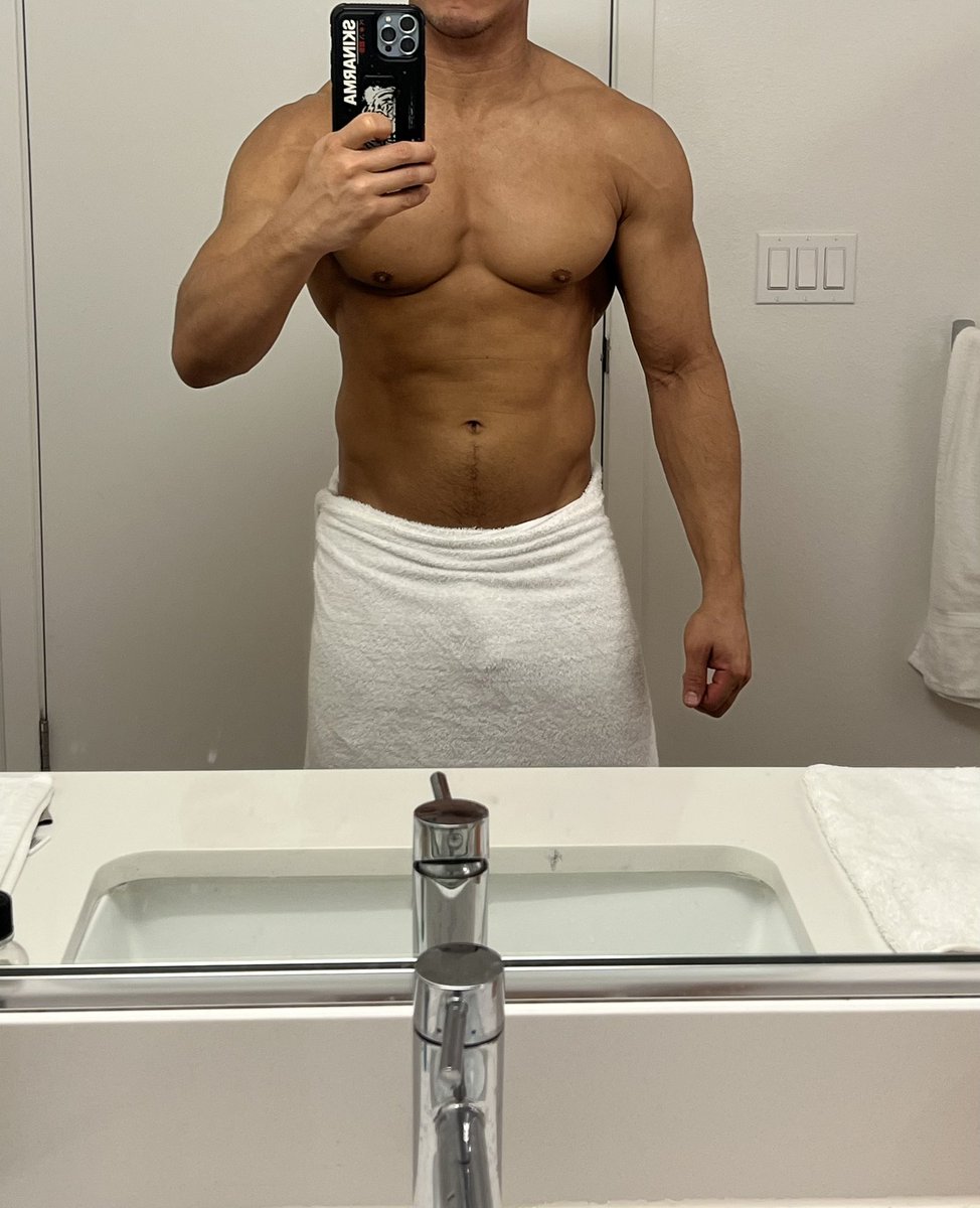 The US bathroom mirror shot