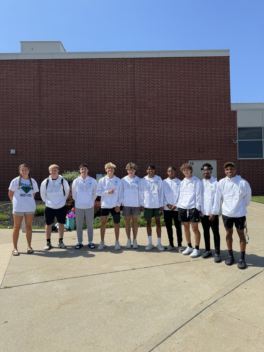 Staley_Track's tweet image. 2024 STATE TEAM
Jeff City here we come! 
@SHSFalcons