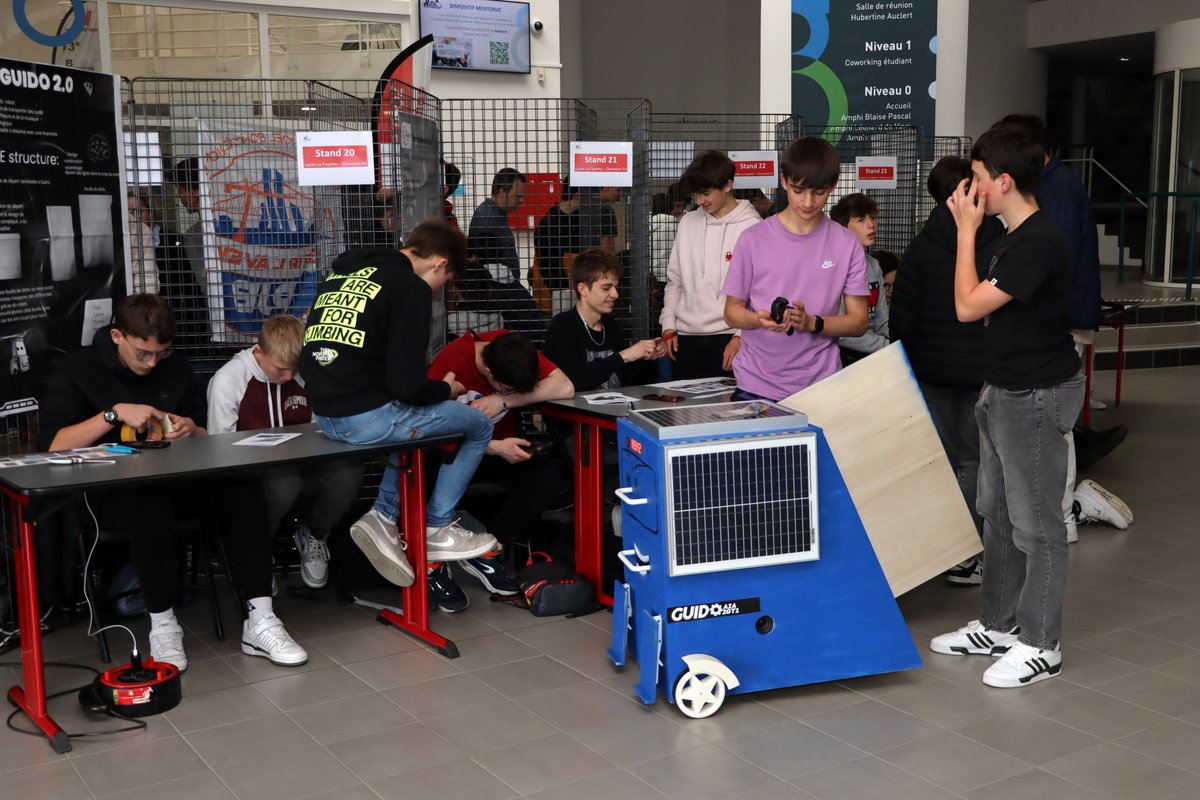 acclermont's tweet photo. Accrosciences : la folle journée !

La journée de restitution et de valorisation du programme pédagogique #Accrosciences s’est déroulée le jeudi 23 mai 2024 dans les locaux de l’école d’ingénieurs @SigmaClermont.
Palmarès et retour en images : https://t.co/RjDxpsZgD1 https://t.co/LRRzi8hSnO