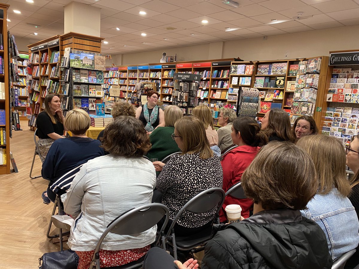 It’s a full house for the book launch of A MATCH TO REMEMBER! 🩷⚽️🩵 @helenwritesit @AllisonandBusby