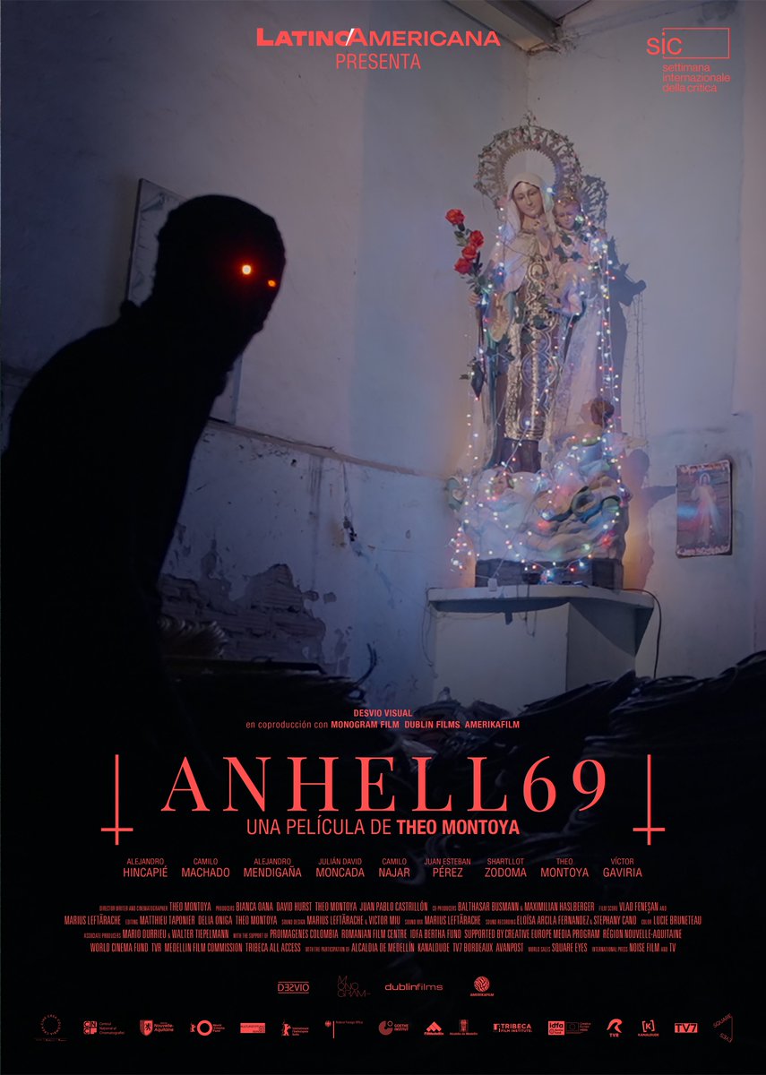 CasadelCineMx's tweet photo. #ANHELL69 Un coche funerario atraviesa las calles de Medellín, mientras que un joven director cuenta la
historia de su pasado... recordando la pre-producción de su primera película, una historia de serie B de fantasmas...
⏰ Del 23 al 29 de Mayo a las 20 Hrs. https://t.co/Lp2D9fxYvs