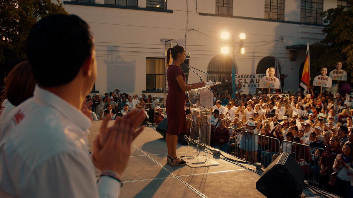 FernandoRVM's tweet photo. No hay palabras para describir el gran apoyo que recibió nuestra candidata a la presidencia, la Dra. @Claudiashein, en este gran cierre estatal.

Estamos haciendo historia… no dudo que veremos más presidentas a lo largo del futuro de México, pero la PRIMERA, solo habrá una… mi presidenta, la Dra @Claudiashein .

Demostramos una vez más que todo Hermosillo y Sonora, está con la Doctora. 

#ClaudiaPresidenta #SonoraConClaudia
