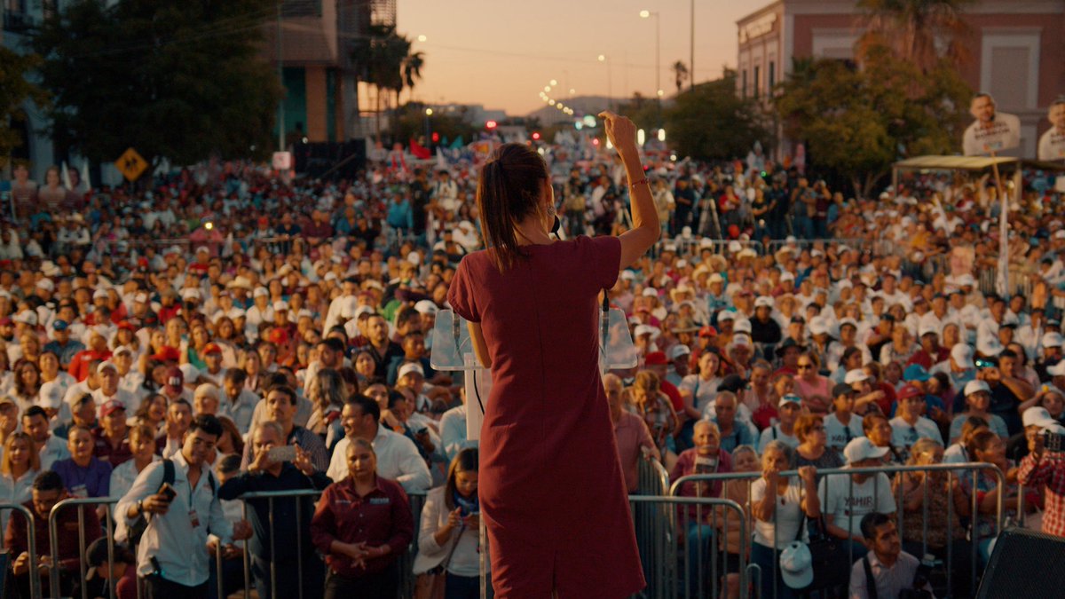 FernandoRVM's tweet photo. No hay palabras para describir el gran apoyo que recibió nuestra candidata a la presidencia, la Dra. @Claudiashein, en este gran cierre estatal.

Estamos haciendo historia… no dudo que veremos más presidentas a lo largo del futuro de México, pero la PRIMERA, solo habrá una… mi presidenta, la Dra @Claudiashein .

Demostramos una vez más que todo Hermosillo y Sonora, está con la Doctora. 

#ClaudiaPresidenta #SonoraConClaudia