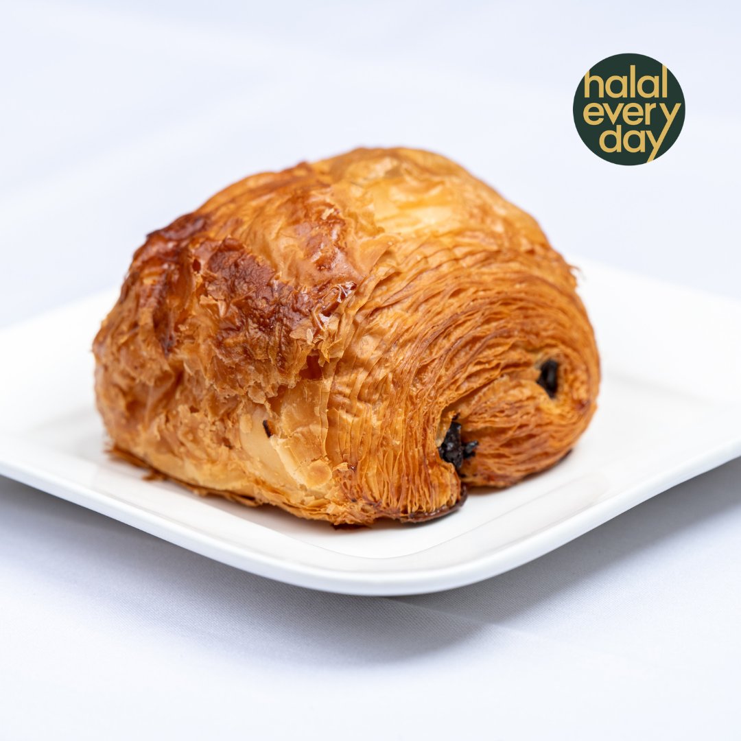 halal_everyday's tweet photo. 🍫✨ Elevate your sweet tooth with our Chocolate Croissant! 🥐🍫🍰

📍 Cleveland Park, DC
Order online at https://t.co/xYdoqw4tVZ, or call 434-MY-HALAL

…

#halal #visitdc #dmveats #asianfood #uyghur #dccatering #dcrestaurants #dctakeout https://t.co/QBsiWGqKUT