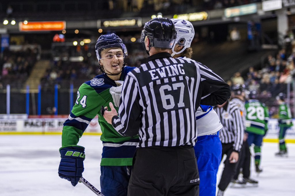 EAGLES GAMEDAY PHOTO DUMP 🦅 The Eagles regained home-ice advantage & knotted up the series at 2 with a gutsy 3-2 victory in game four. We’re at South Surrey Arena for a pivotal game five tomorrow night (Friday) and WE NEED YOUR SUPPORT SURREY! 📸: @tmorrisonmedia