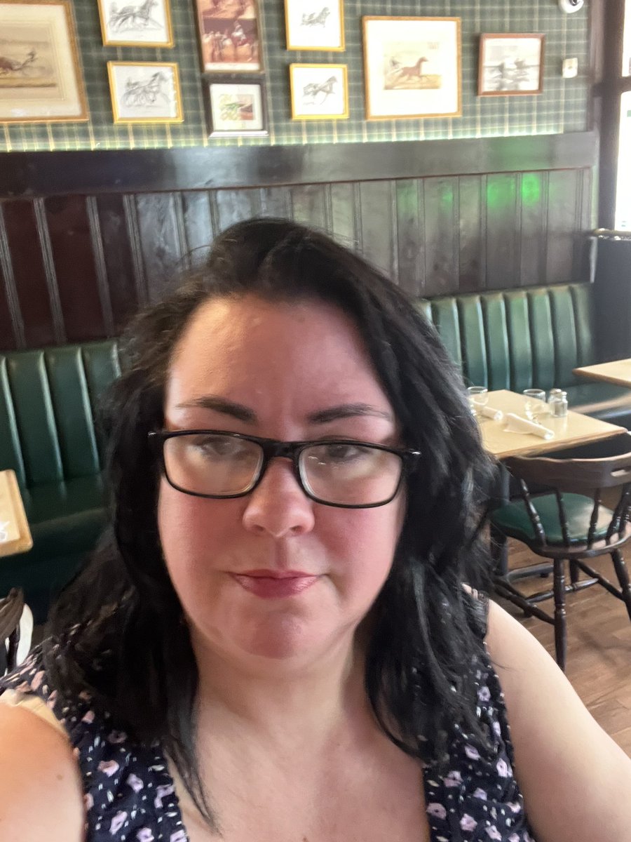 reigningfrog's tweet image. I love getting my hair did. #CutandColor