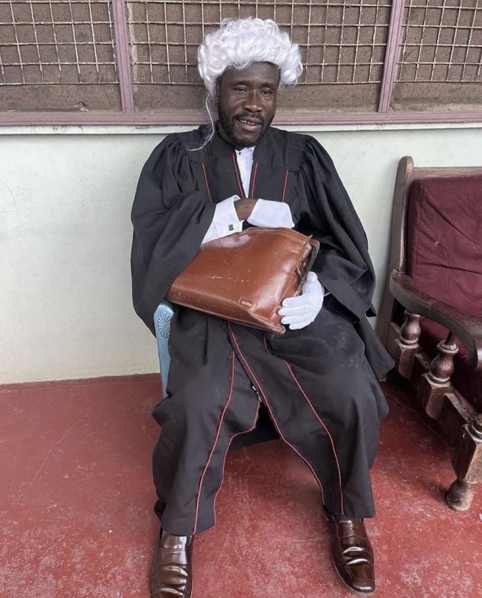 AshemondJu20343's tweet photo. @tv3_ghana Fella Makafui's lawyer https://t.co/yux71jzuVF