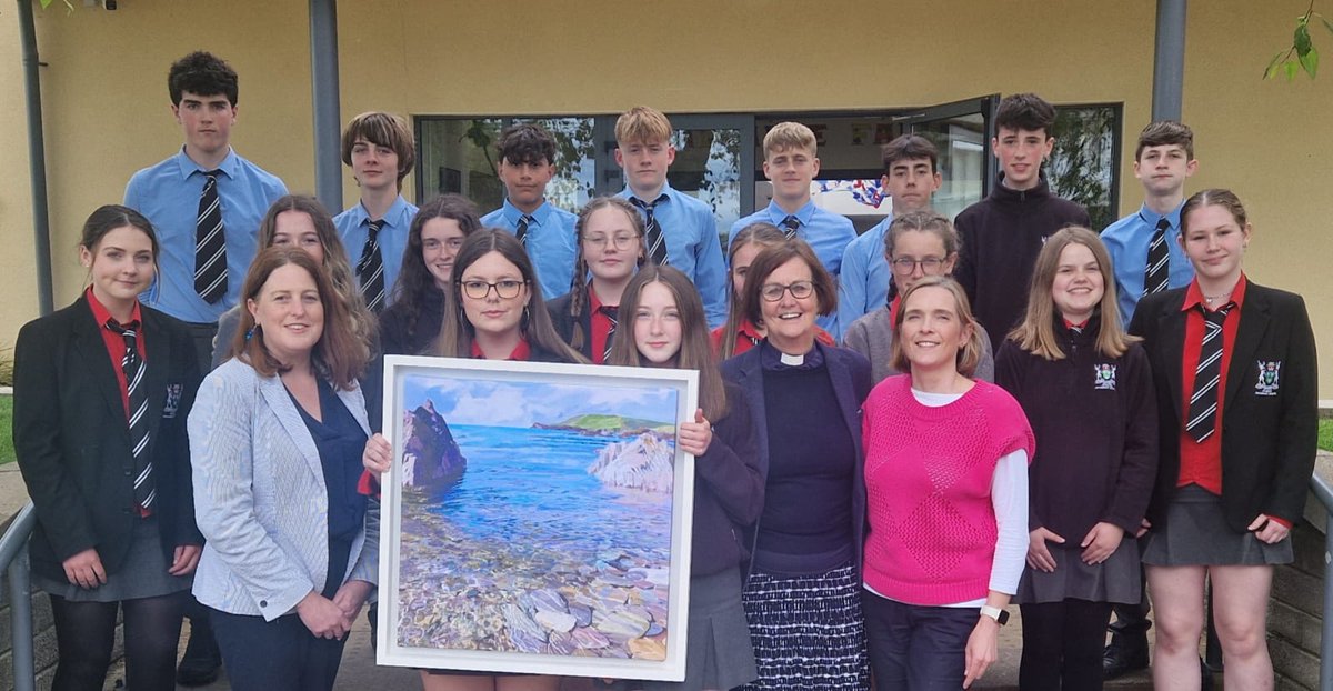 Students presented this beautiful painting of Owenahincha 'High Tide' by local artist Geraldine O' Sullivan to Rev. Anne Skuse today.