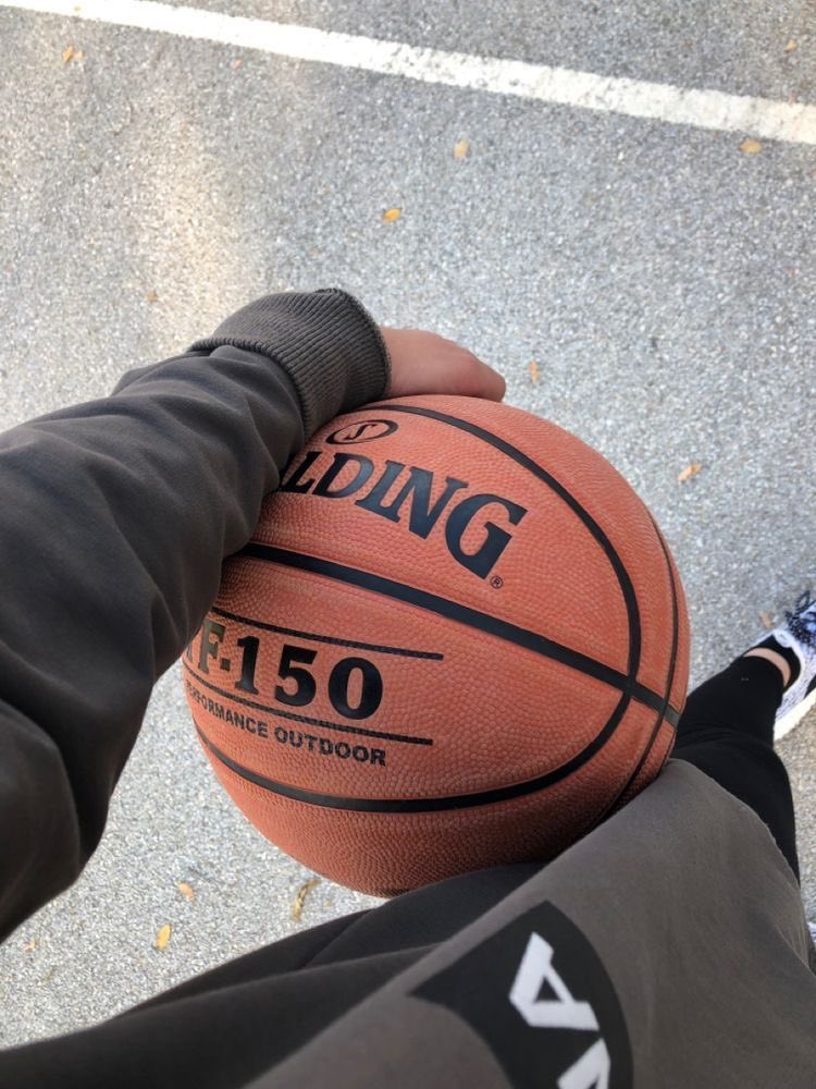riv_dbk's tweet photo. 彡 • • • • 🏀
 #GoTerriersSOG https://t.co/jKgVMswkhS