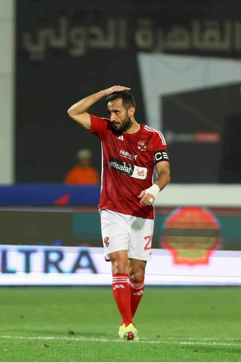 شارة القيادة تسطع بالوهبة والوقار يا ملك الحلول 
#ال١٢_هديه_لمعلول