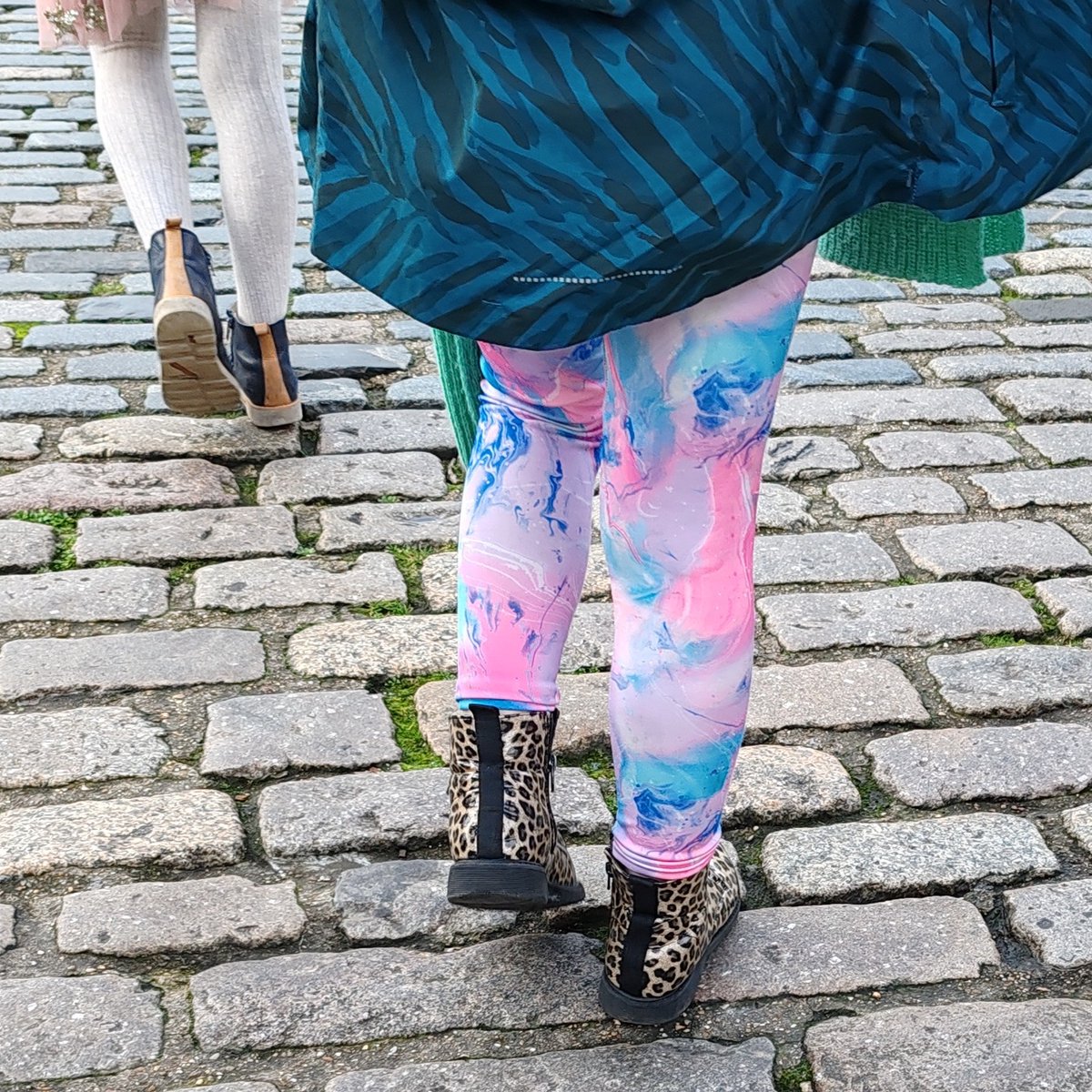 How is your #WalktoSchoolWeek going, have you been feeling the #MagicOfWalking?

Don't let the rain stop us, get your raincoats and brollies out and walk, cycle or scoot whatever the weather!

Watch out next week for roundups from some of our schools #W2SW

#BNGC