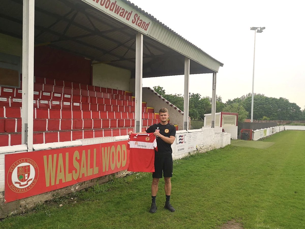🔴⚪️ CLUB ANNOUNCEMENT ⚪️🔴

Walsall Wood Football Club are pleased to announce the signing of attacking midfielder Matt Funge from Lye Town.

Welcome to the club, Matt!

#FTGOTW