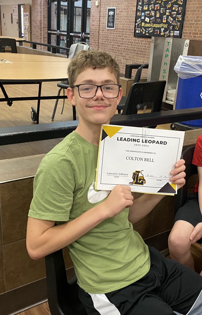 lvms_library's tweet photo. Our top readers this year! Have a great summer, @lakeviewms, and keep reading! 🖤💛📚 #LVMSReads #LISDLib #leavealeopardprint🐾
(Not pictured: 8th grade top reader, Angel R.) https://t.co/mWnidXeGQB