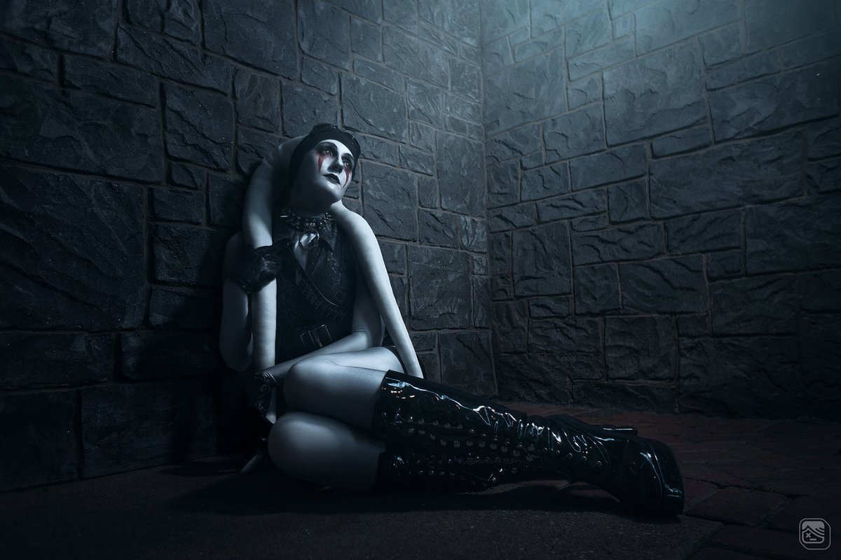 KissiFrost's tweet photo. Wow I havenβt posted in 5ever HI GAMERS (πΈ by @topheroriel)
#StarWars #twilek #StarWarscosplay #swkotor #swotr #TalesOfTheEmpire #cosplay #cosplayer #sith https://t.co/mOImZJtHay