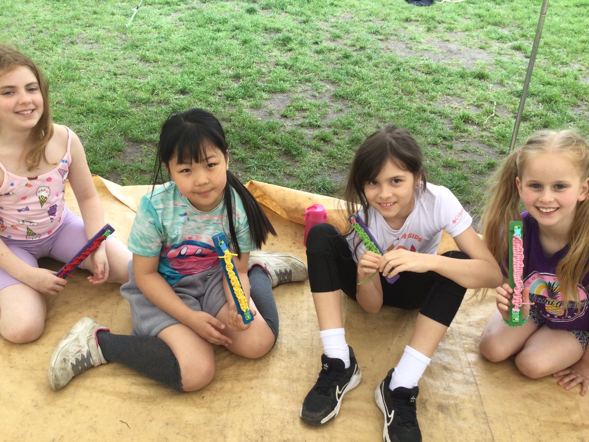 ThamesideSch's tweet photo. Survival bracelets made. Can you guess how many metres of paracord each of these contains? #lionstps #leopardstps #nolimitstps  #year4camp https://t.co/9w8BPw1iE2