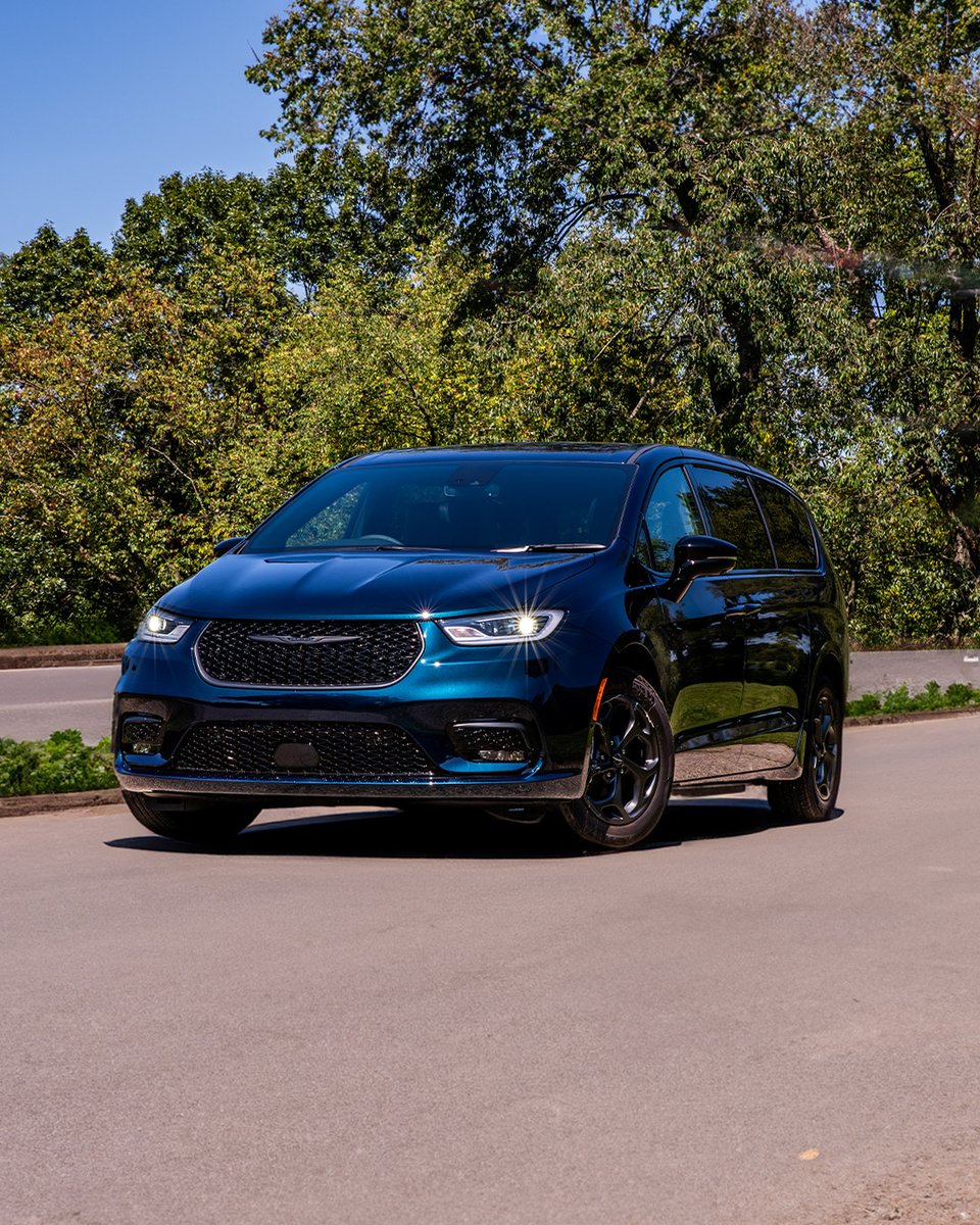 Un nuevo nivel de estilo en la carretera. #ChryslerPacifica