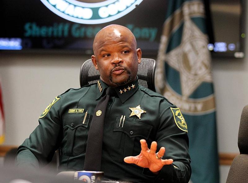 TheMiamiTimes's tweet image. #BrowardSheriff #GregoryTony faces reprimand &amp;amp; ethics training after an administrative judge ruled he violated #FloridaLaw by not disclosing a past driver's license suspension. The decision calls for an 18-month probationary status. Read the full story.

miamitimesonline.com/news/local/jud…