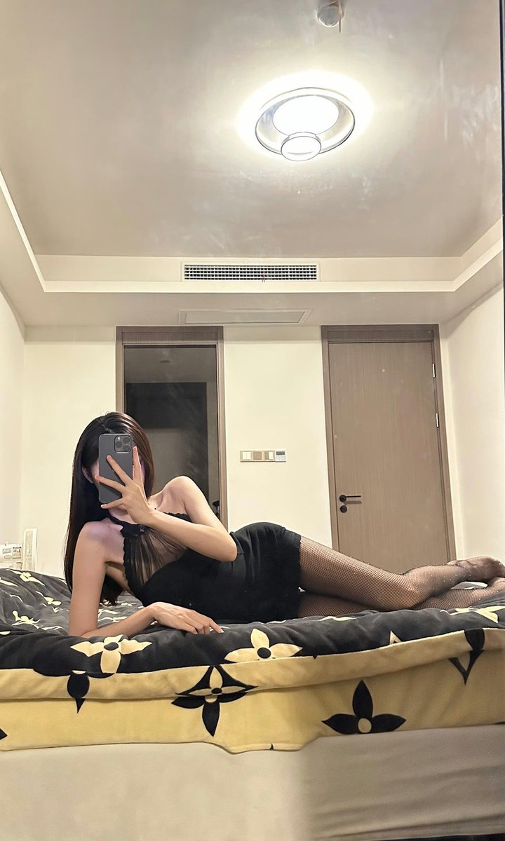 KillerVicky520's tweet photo. 美丽女人的刑具👠 

#丝袜 #肉丝
#无内丝袜 #美腿丝袜
 #美腿 #��腿 #御姐 #女神 #模特
 #高跟鞋 #高跟丝袜 #原味丝袜 https://t.co/ecwhwHjNYU