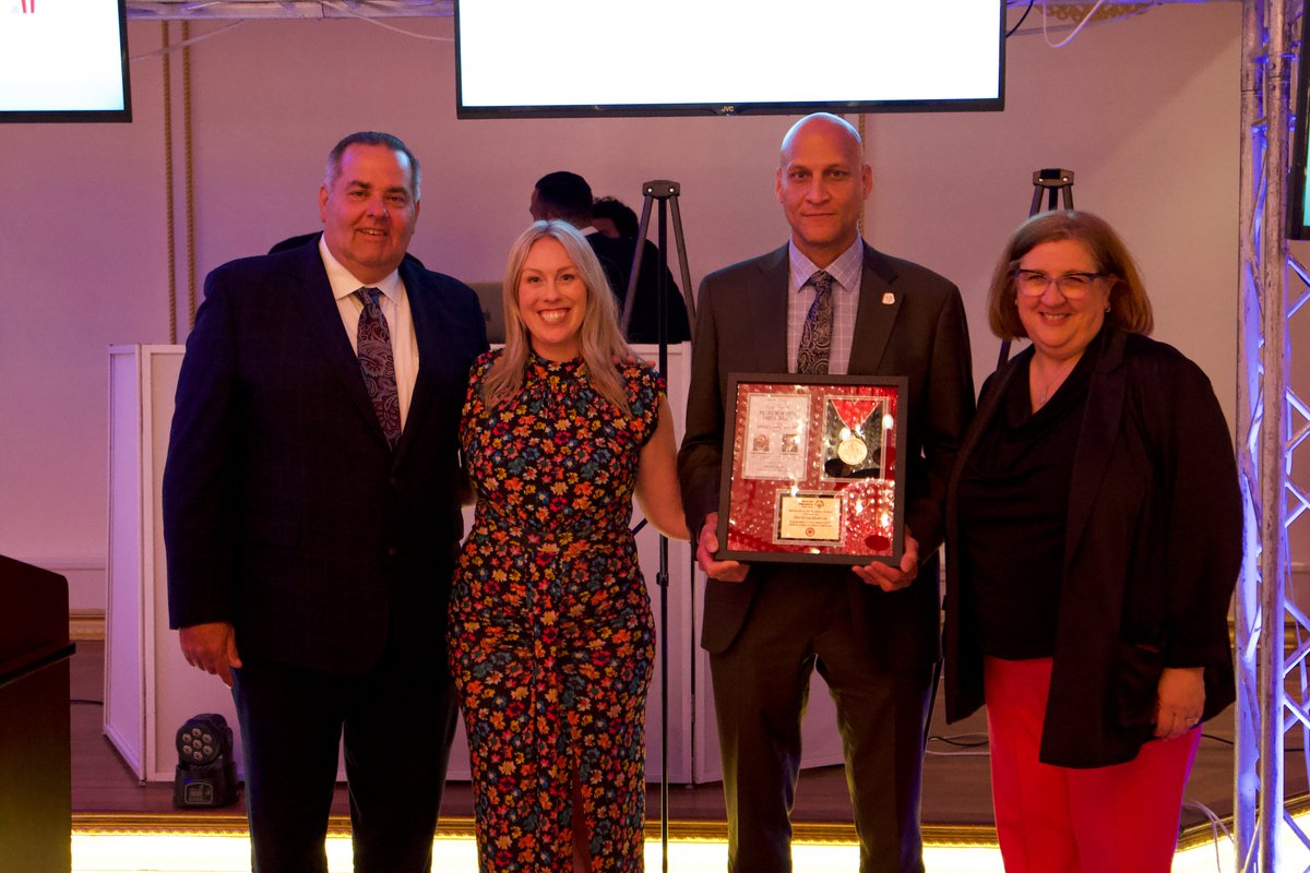CCAMetro's tweet photo. Union carpenters and contractors were proud to join in raising $265,000 at the Metro NY Labor Dinner to benefit Special Olympics and all its great athletes who compete in NY and throughout the US. Congrats to event honorees David Caraballoso and Robert Wessels! https://t.co/SGBPKaFEum