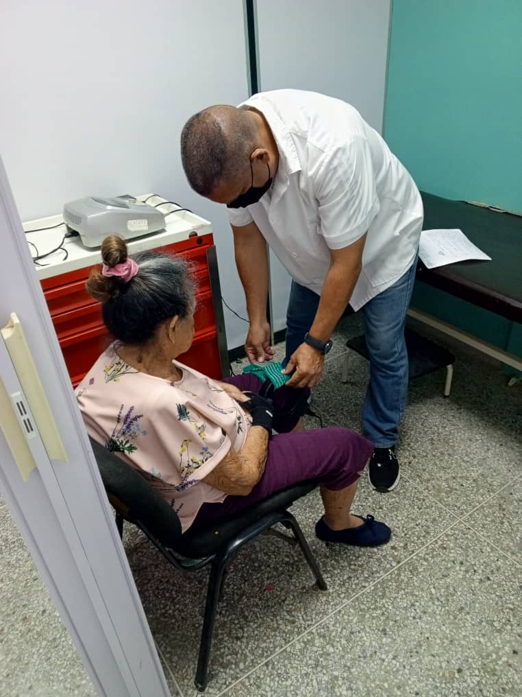 No claudicaremos jamás ni cederemos en nuestros principios. Humanistas y solidarios por siempre. #40AniversarioUCCM #CubaCoopera <a href="/cubacooperaven/">Brigada Médica Cubana en Venezuela</a> <a href="/MINSAPCuba/">Ministerio de Salud Pública de Cuba</a> <a href="/japortalmiranda/">José Angel Portal Miranda</a>
<a href="/Colaboracionqba/">Unidad Central de Cooperación Médica 🇨🇺</a> 
<a href="/CubaMir_Ven/">Brigada Médica Cubana Estado Miranda</a> 
<a href="/DrYusleivy/">Dr. Yusleivy Martínez</a> 
<a href="/CdiCalifornia/">CDI La California Sur Estado Miranda</a>